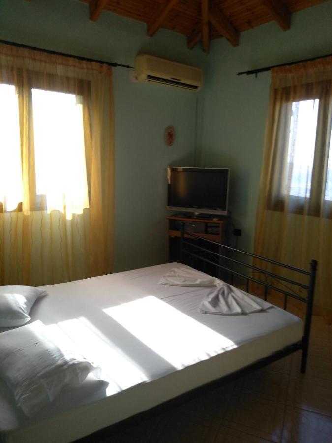 Janis Castle Apartment Himarë Dış mekan fotoğraf