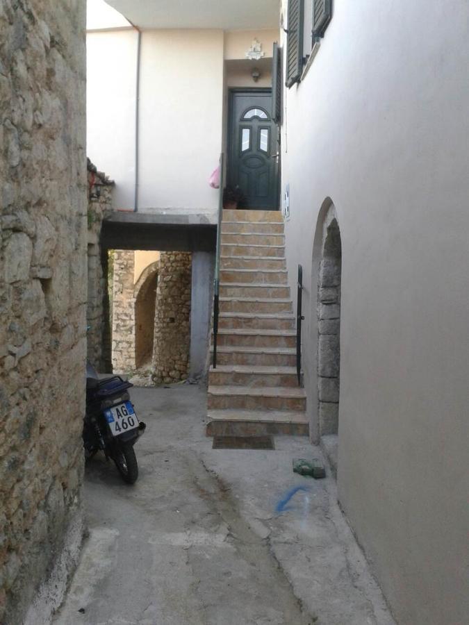 Janis Castle Apartment Himarë Dış mekan fotoğraf