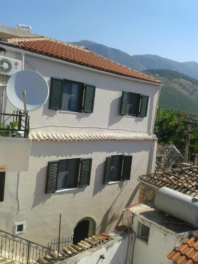 Janis Castle Apartment Himarë Dış mekan fotoğraf